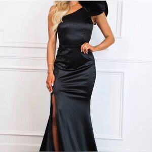 Bella & Bloom Chic Black One-Shoulder Gown 2X NWOT